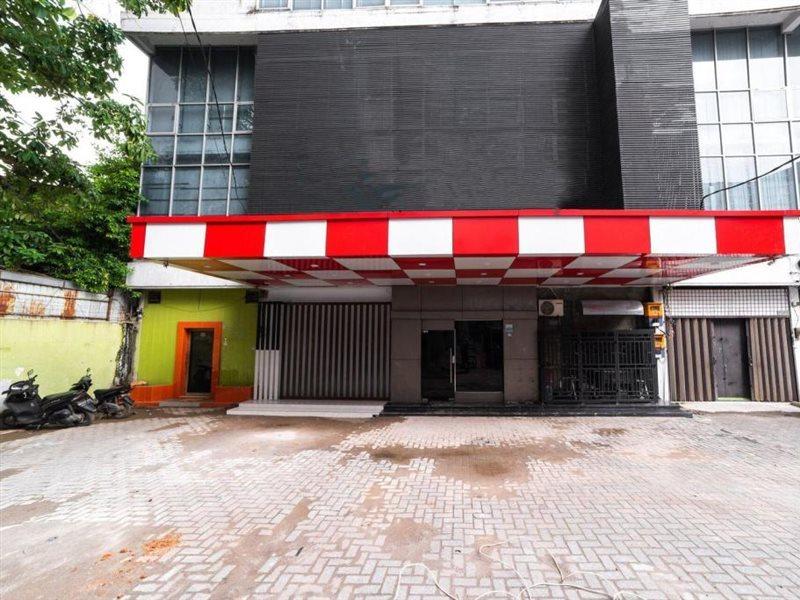 Glamour Hotel And Spa Medan Exterior foto