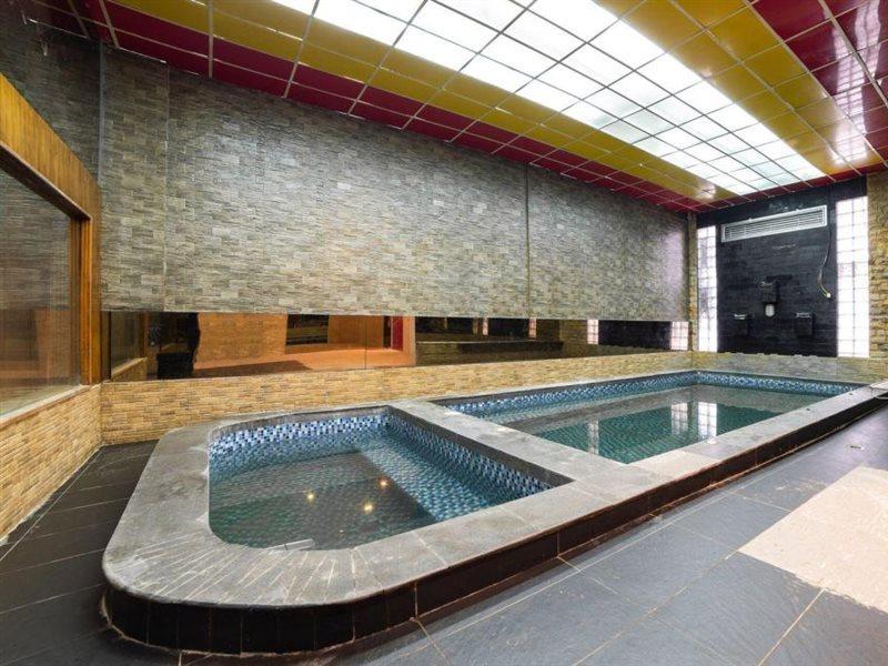 Glamour Hotel And Spa Medan Exterior foto